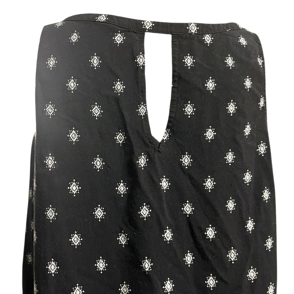 Old Navy Black and White Patterned Tank Top Blouse - Picture 5 of 9